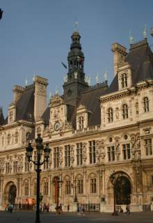 
                        パリ市庁舎
                    